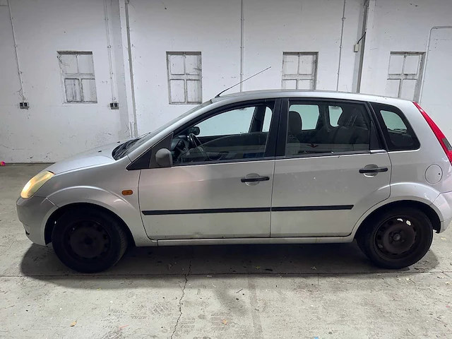 Ford - fiesta - 1.3 ambiente - 44-lh-ff - afbeelding 2 van  17