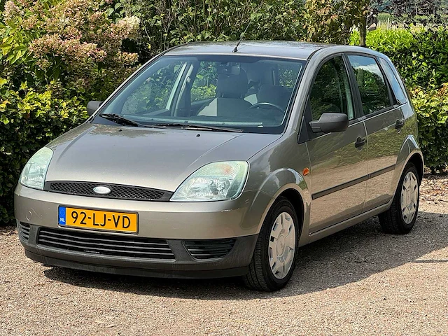 Ford - fiesta - 1.3 ambiente - 92-lj-vd - 2003 - nap - afbeelding 1 van  6