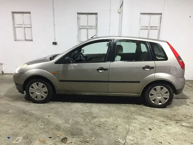 Ford - fiesta - 1.3 core - 95-jz-tg - afbeelding 2 van  19