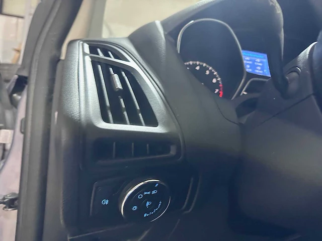 Ford - focus - 1.0 ecob. lease tr. - 80-xdv-3 - afbeelding 12 van  19