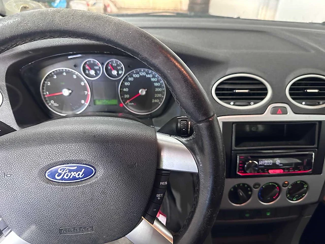 Ford - focus - 2.0-16v futura - 14-sk-bh - afbeelding 2 van  20