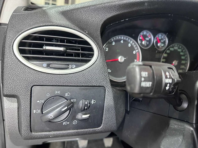 Ford - focus - 2.0-16v futura - 14-sk-bh - afbeelding 5 van  20