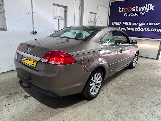 Ford - focus coupé-cabriolet - 2.0 titanium - 42-lxj-5 - afbeelding 16 van  19
