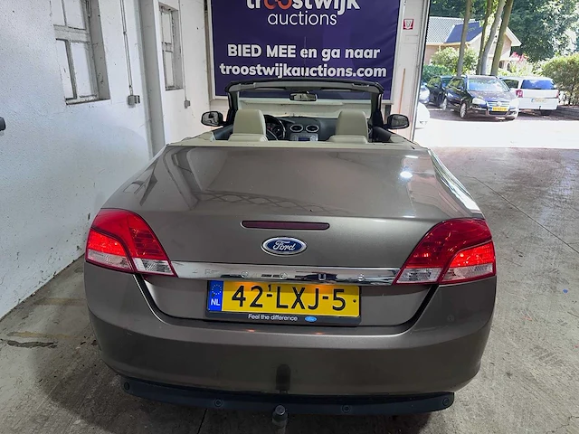 Ford - focus coupé-cabriolet - 2.0 titanium - 42-lxj-5 - afbeelding 14 van  19