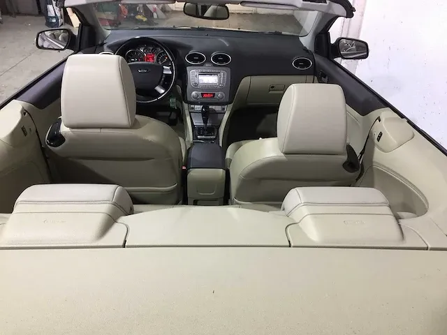 Ford - focus coupé-cabriolet - 2.0 titanium - 76-hrg-4 - afbeelding 15 van  20