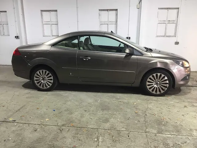 Ford - focus coupé-cabriolet - 2.0 titanium - 76-hrg-4 - afbeelding 7 van  20