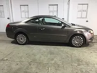 Ford - focus coupé-cabriolet - 2.0 titanium - 76-hrg-4 - afbeelding 7 van  20