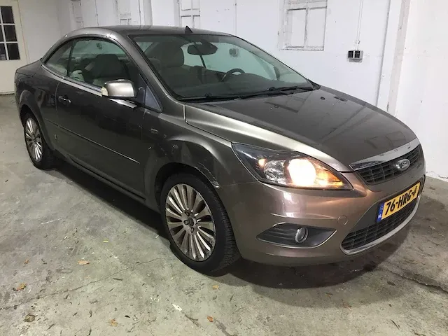 Ford - focus coupé-cabriolet - 2.0 titanium - 76-hrg-4 - afbeelding 19 van  20