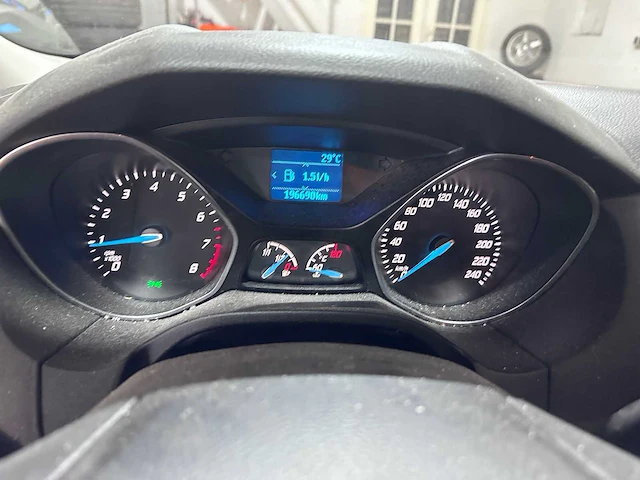 Ford - focus wagon - 1.0 ecob. titanium - p-775-jb - afbeelding 10 van  20