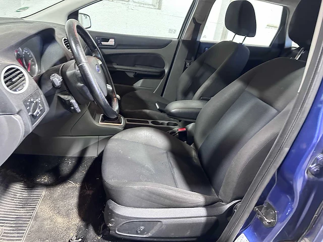 Ford - focus wagon - 1.6-16v futura - 06-xs-lj - afbeelding 9 van  21