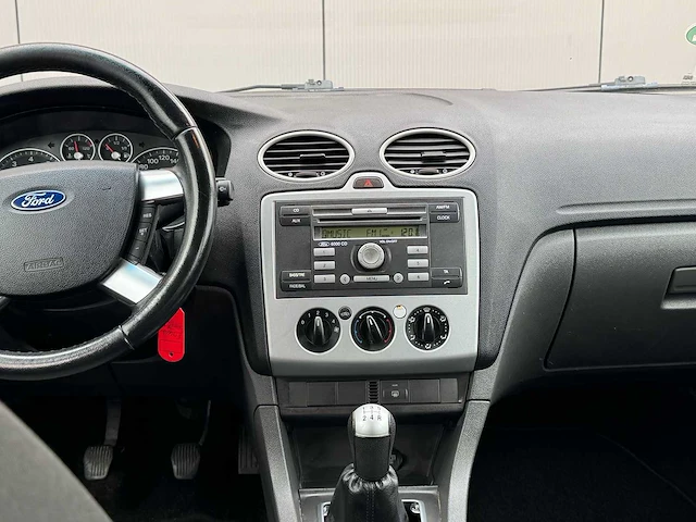 Ford - focus wagon - 1.6-16v trend - 2007 - afbeelding 15 van  16