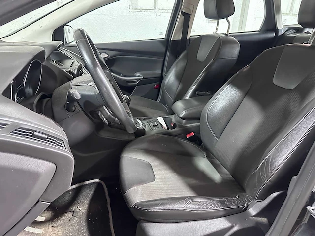 Ford - focus wagon - 1.6 ecob. titanium - 81-rkf-5 - afbeelding 15 van  21