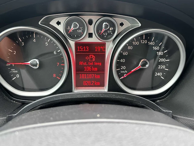 Ford - focus wagon - 1.8 limited flex.f. - car - 2010 - afbeelding 27 van  28