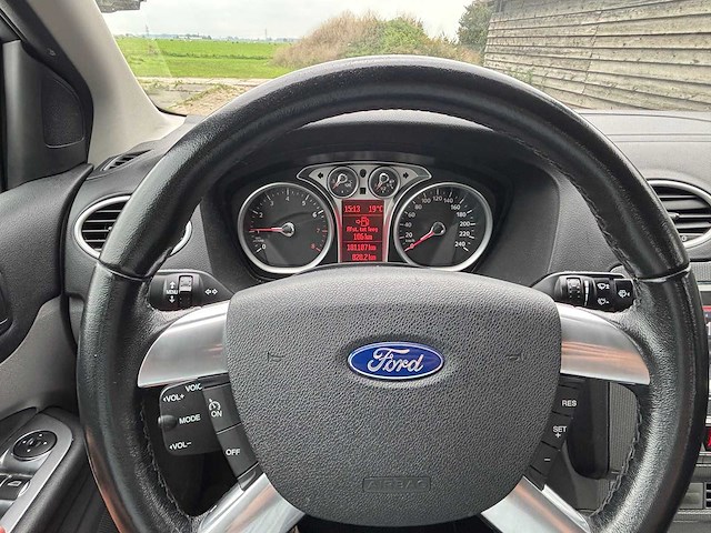 Ford - focus wagon - 1.8 limited flex.f. - car - 2010 - afbeelding 26 van  28