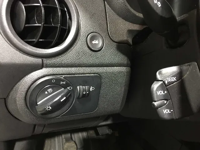 Ford - fusion - 1.6-16v centennial - 28-pn-lk - afbeelding 4 van  21