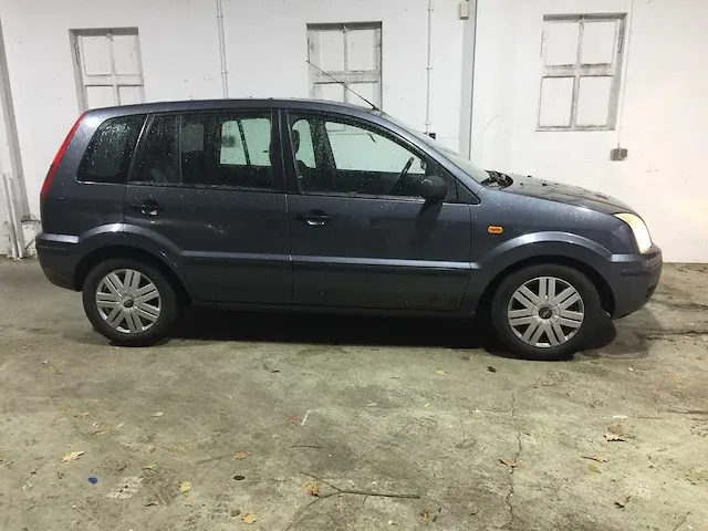 Ford - fusion - 1.6-16v centennial - 28-pn-lk - afbeelding 18 van  21