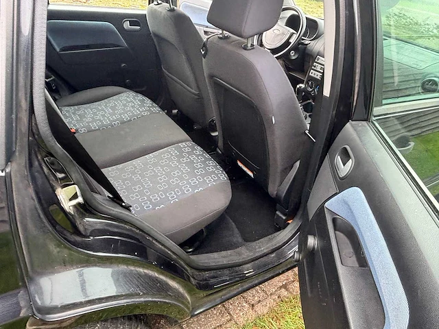 Ford - fusion - 1.6 tdci trend - car - 2005 - afbeelding 7 van  23