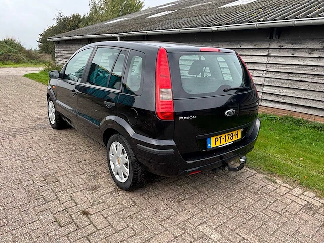Ford - fusion - 1.6 tdci trend - car - 2005 - afbeelding 17 van  23