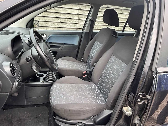 Ford - fusion - 1.6 tdci trend - car - 2005 - afbeelding 19 van  23
