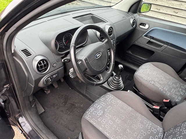 Ford - fusion - 1.6 tdci trend - car - 2005 - afbeelding 20 van  23