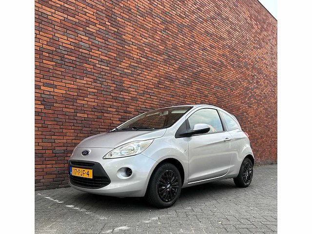 Ford - ka - 1.2 comfort s/s - 17-pjf-4 - 2011 - nap - afbeelding 1 van  16