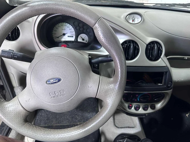 Ford - ka - 1.3 luxury - 37-jr-pp - afbeelding 2 van  18