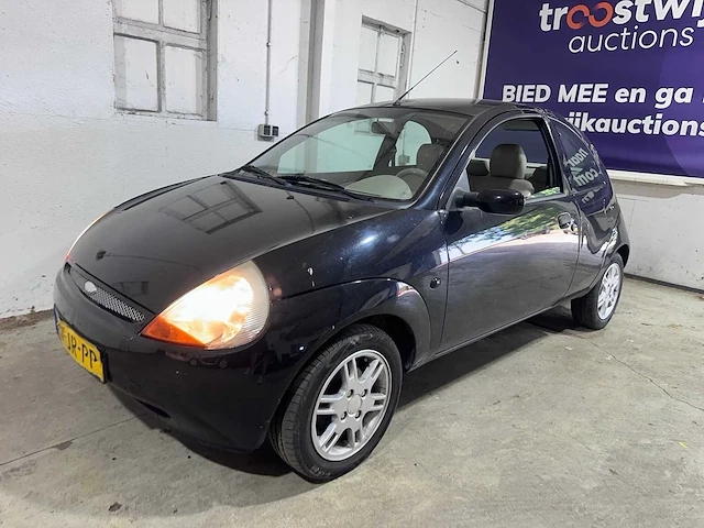 Ford - ka - 1.3 luxury - 37-jr-pp - afbeelding 1 van  18