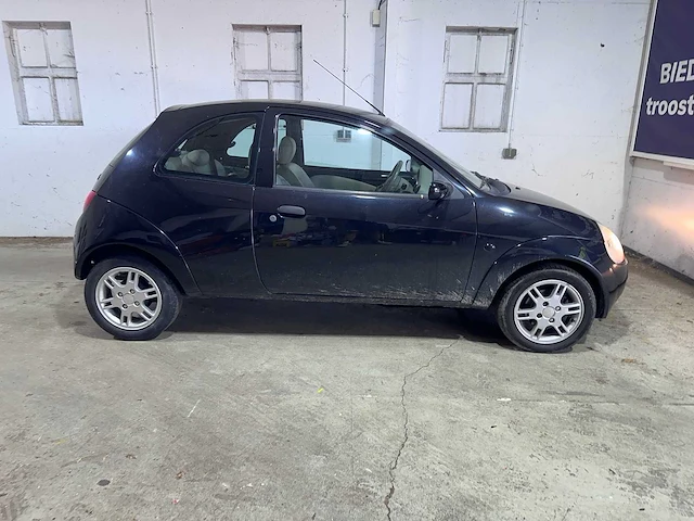 Ford - ka - 1.3 luxury - 37-jr-pp - afbeelding 15 van  18