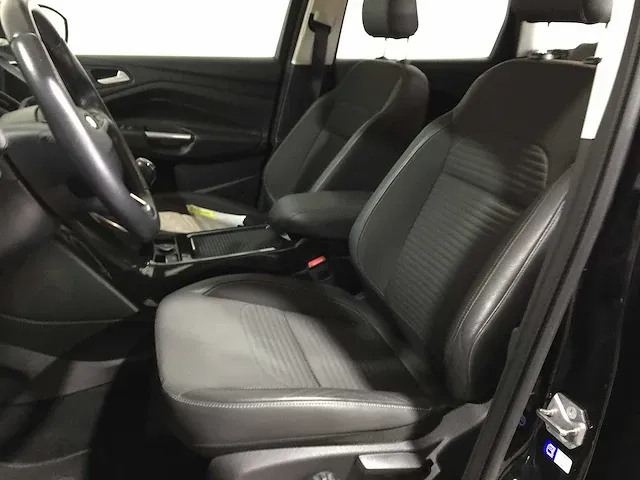 Ford - kuga - 1.5 ecob. titanium - sj-806-b - afbeelding 8 van  24