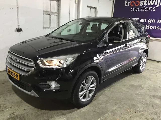 Ford - kuga - 1.5 ecob. titanium - sj-806-b - afbeelding 1 van  24