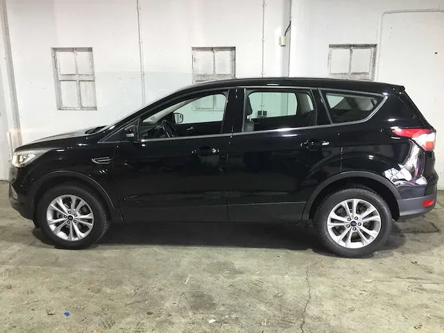 Ford - kuga - 1.5 ecob. titanium - sj-806-b - afbeelding 12 van  24