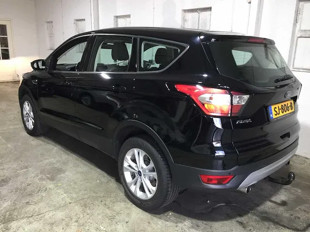 Ford - kuga - 1.5 ecob. titanium - sj-806-b - afbeelding 18 van  24
