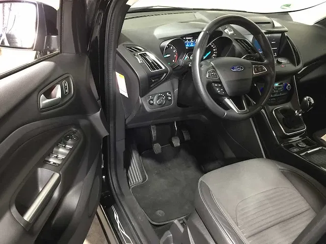 Ford - kuga - 1.5 ecob. titanium - sj-806-b - afbeelding 24 van  24