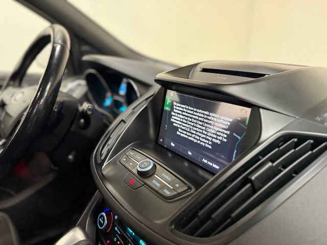Ford - kuga st line - personenauto - 2017 - afbeelding 6 van  36