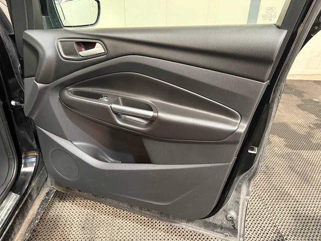 Ford - kuga st line - personenauto - 2017 - afbeelding 20 van  36