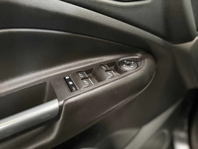 Ford - kuga st line - personenauto - 2017 - afbeelding 22 van  36