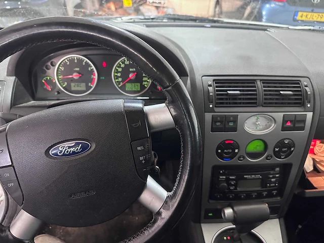 Ford - mondeo - 2.0-16v trend automaat - 62-gz-js - afbeelding 14 van  16