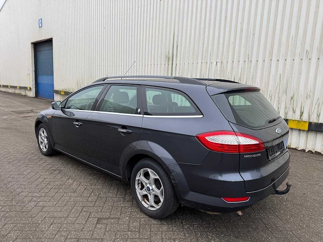 Ford - mondeo wagon - 2.0-16v ghia 8455 - afbeelding 2 van  8