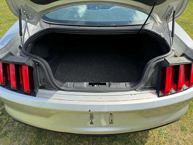 Ford - mustang - 3.6 v6 - 2015 - afbeelding 2 van  30