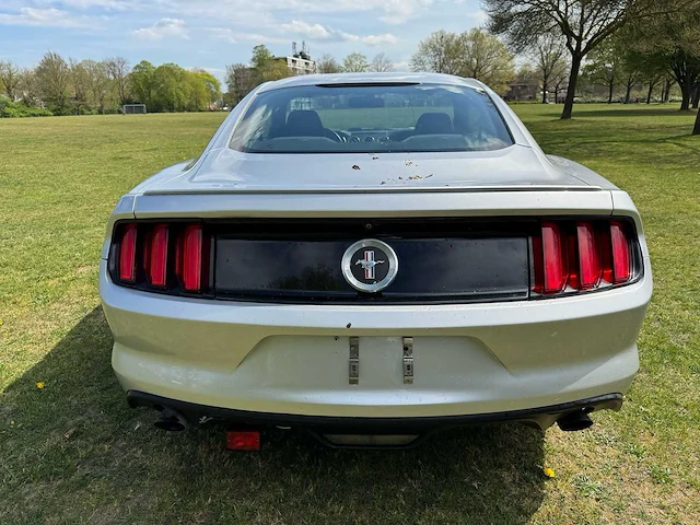 Ford - mustang - 3.6 v6 - 2015 - afbeelding 27 van  30