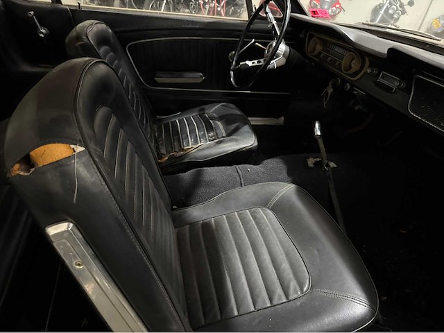 Ford - mustang - cabriolet - oldtimer - 1965 - afbeelding 9 van  37