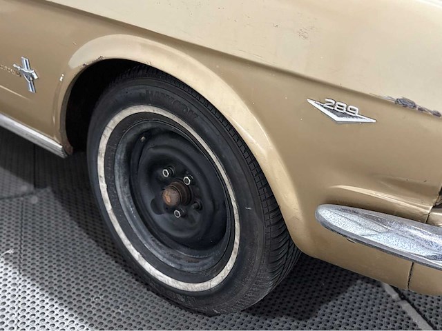 Ford - mustang - cabriolet - oldtimer - 1965 - afbeelding 26 van  37