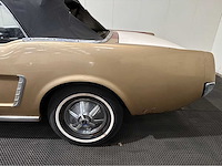 Ford - mustang - cabriolet - oldtimer - 1965 - afbeelding 30 van  37