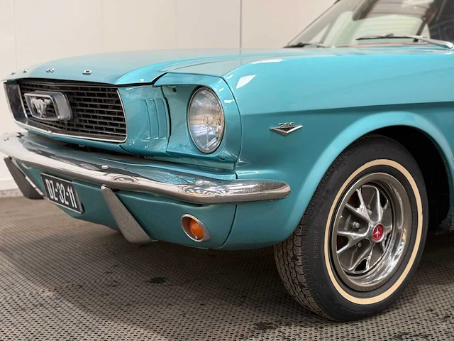 Ford - mustang - cabriolet - v8 - oldtimer - 1966 - afbeelding 3 van  56