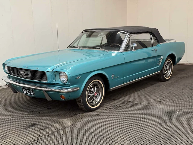 Ford - mustang - cabriolet - v8 - oldtimer - 1966 - afbeelding 5 van  56