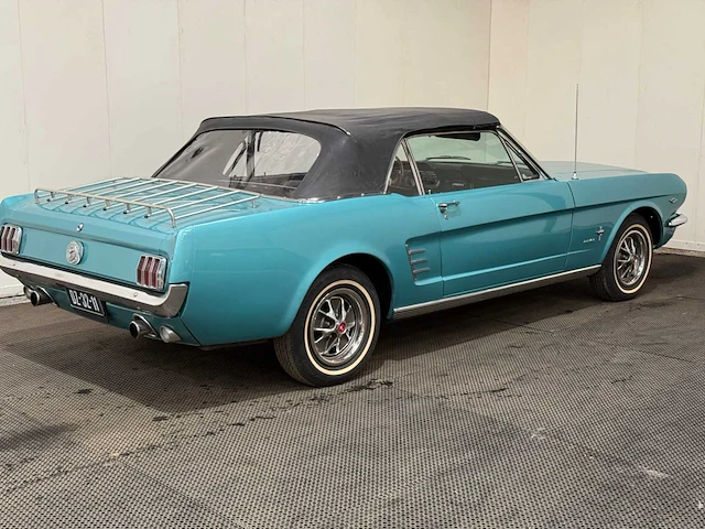 Ford - mustang - cabriolet - v8 - oldtimer - 1966 - afbeelding 10 van  56