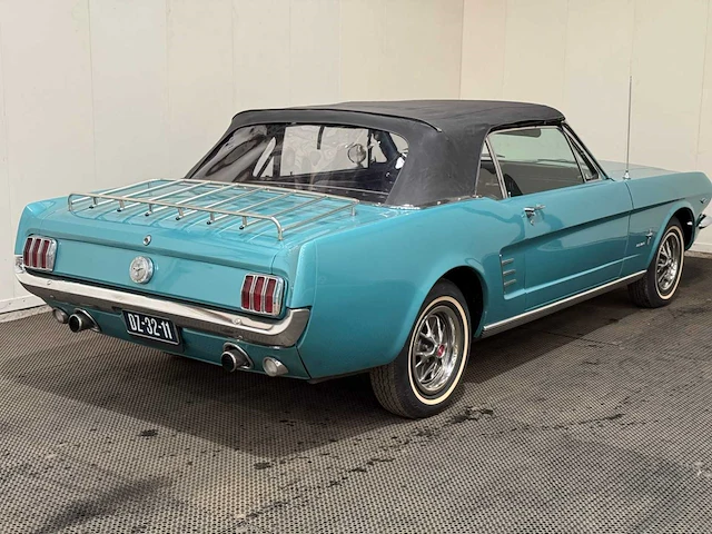 Ford - mustang - cabriolet - v8 - oldtimer - 1966 - afbeelding 16 van  56