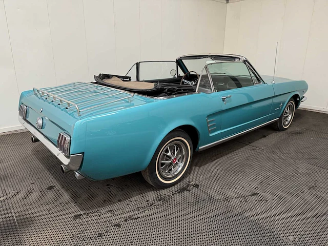 Ford - mustang - cabriolet - v8 - oldtimer - 1966 - afbeelding 17 van  56