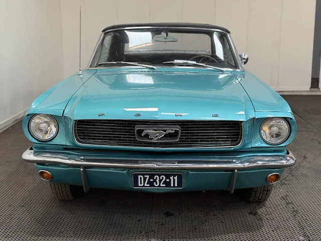 Ford - mustang - cabriolet - v8 - oldtimer - 1966 - afbeelding 22 van  56