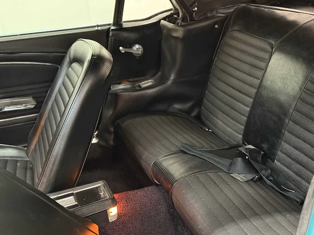Ford - mustang - cabriolet - v8 - oldtimer - 1966 - afbeelding 29 van  56